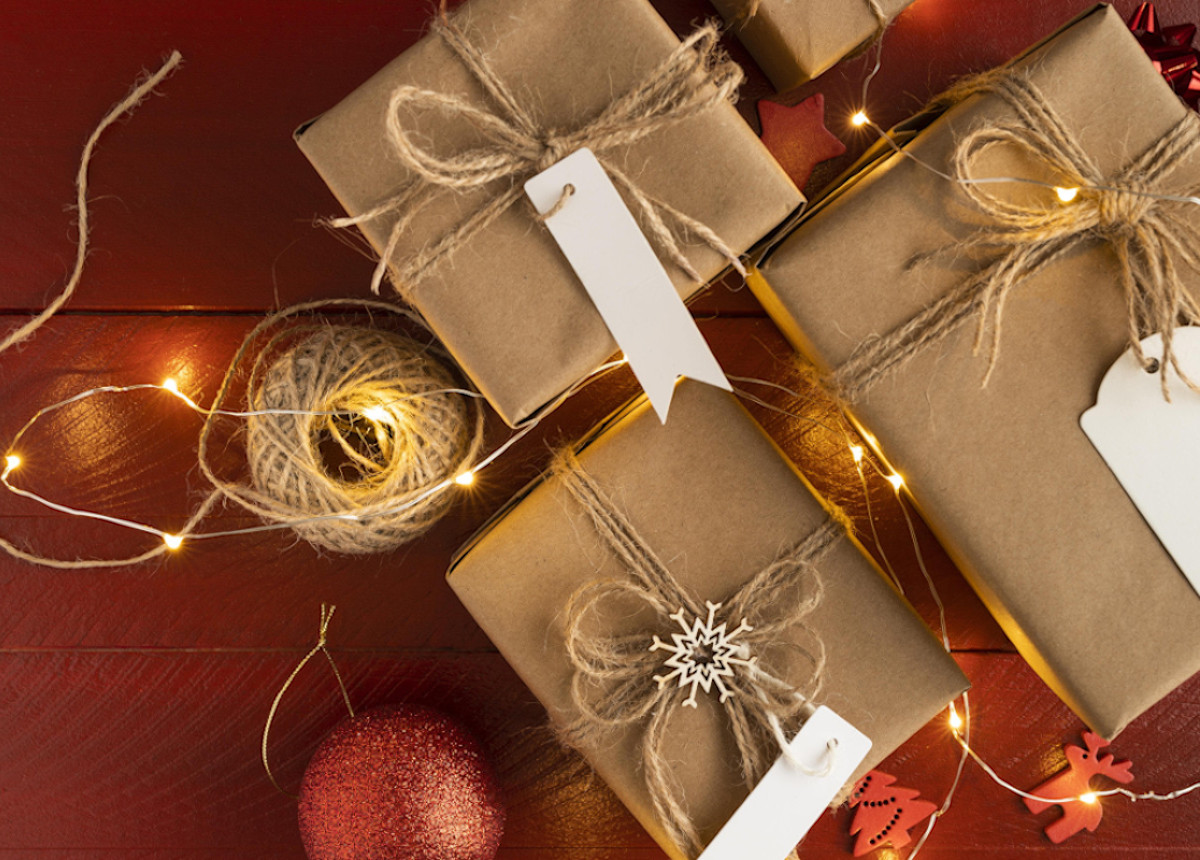 Natale è alle porte: impacchettiamo i tuoi regali in Hoepli